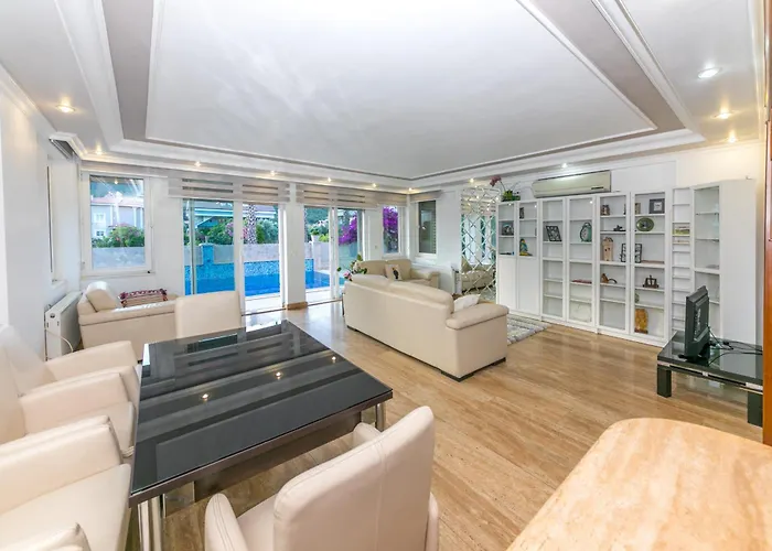 şükran Daily Weekly ıçmeler Villa